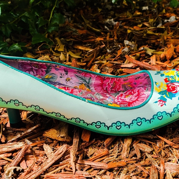 IRREGULAR CHOICE UNIQUE BLUE PUMPS WITH TOE HEEL!CLEARANCE TODAY UNTIL TOMM - Picture 9 of 10